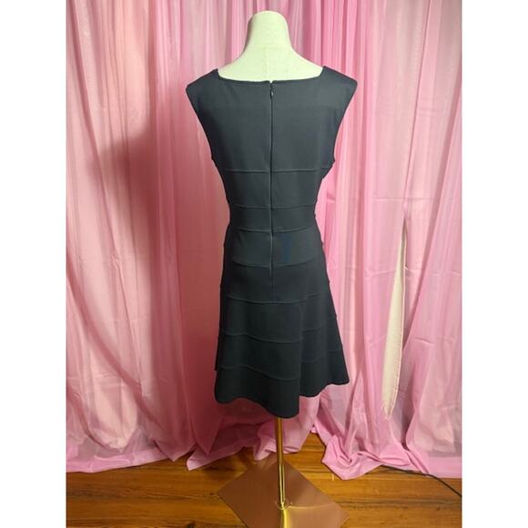 WHITE HOUSE BLACK MARKET BLACK DRESS SIZE 10 - Picture 4 of 6